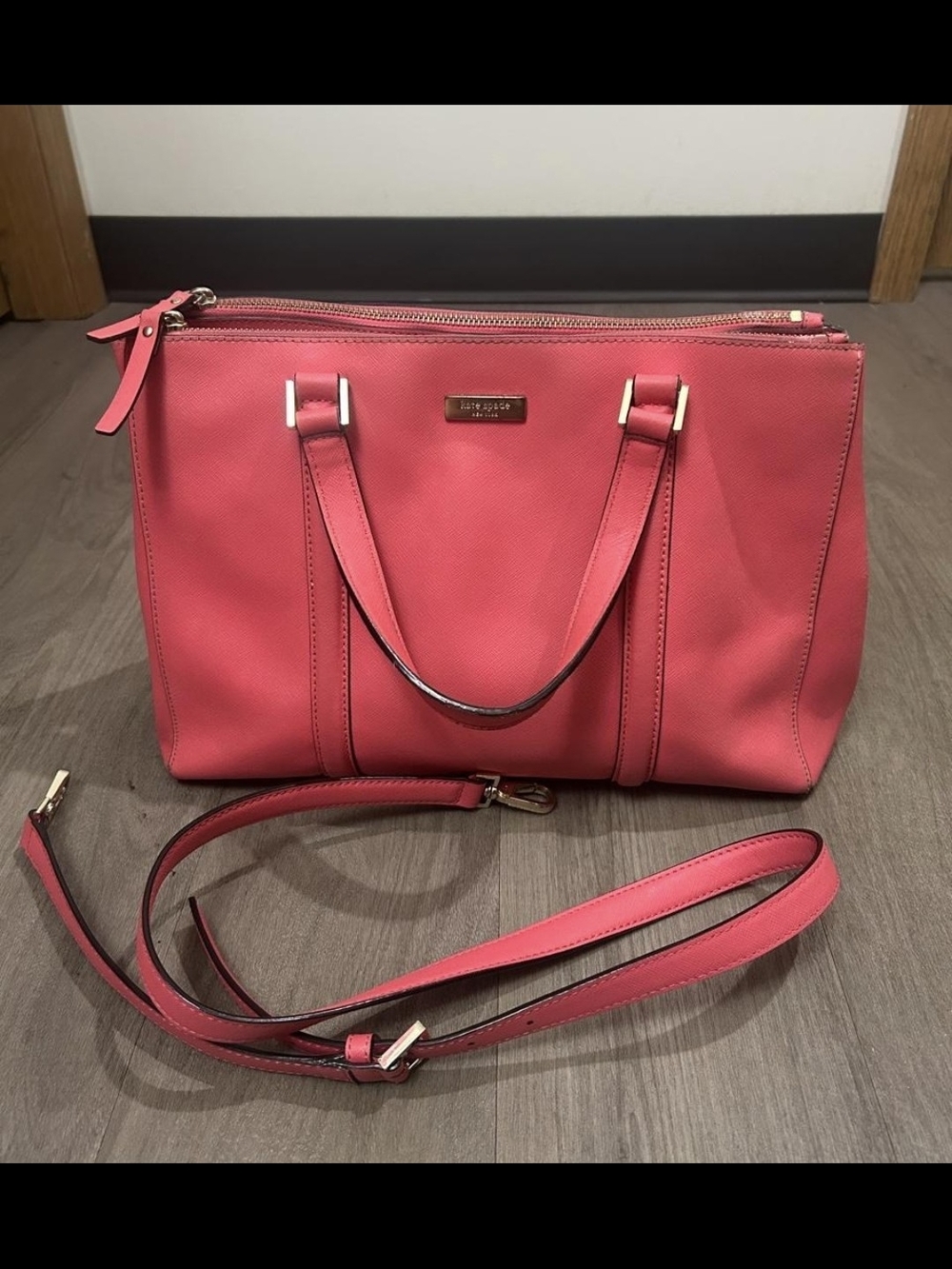 kate spade coral tote with gold hardware - Picture 2 of 7